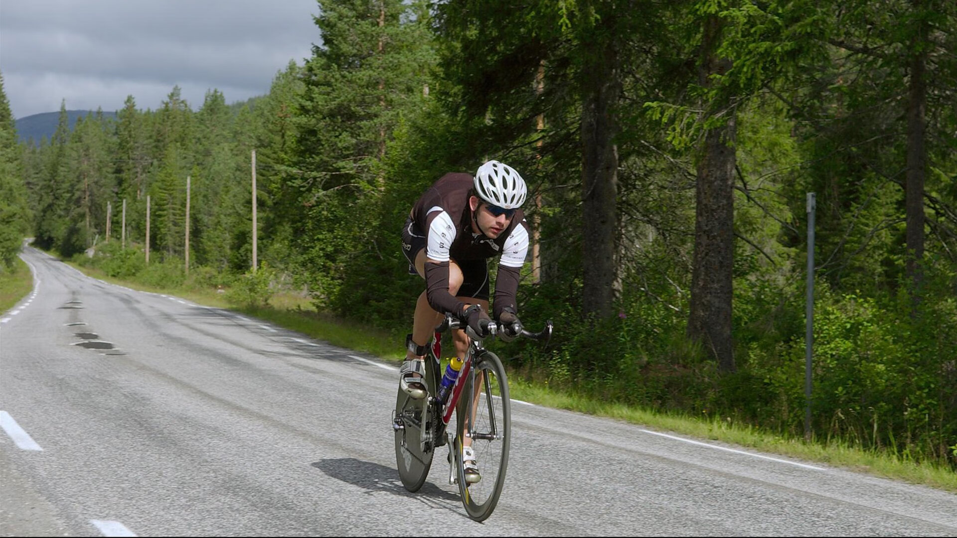_荒野越野跑:在自然之间追逐自由_,荒野穿越野外生存小说